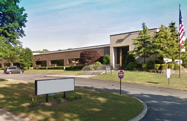 Hunt Represents Certified Interiors in Acquisition of Building in Hauppauge